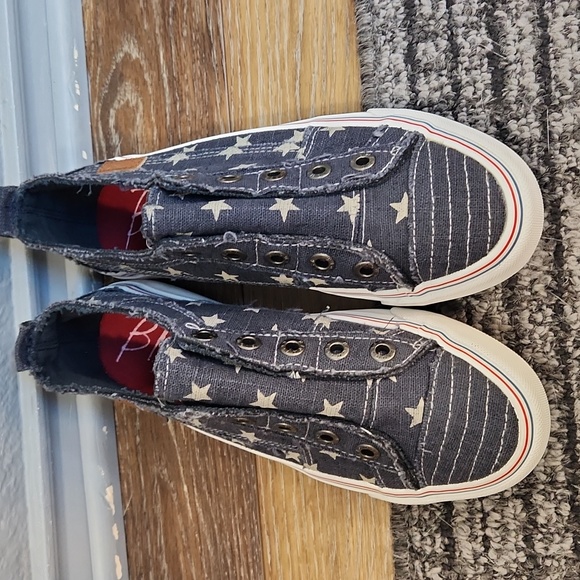NIB Blowfish Patriotic American Navy Blue White Gray Stars shoes 7.5 - Picture 3 of 11
